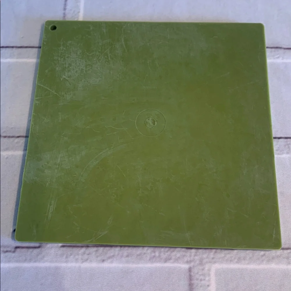 Sodapup Green Silicone Pet Puzzle Enrichment Mat